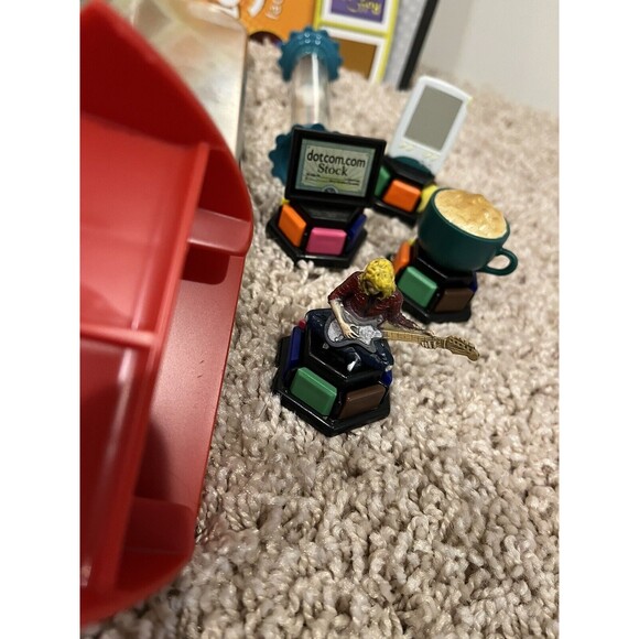 90's Trivial Pursuit - Trivia Time Capsule Edition Board Game in Collector Tin - Picture 2 of 4